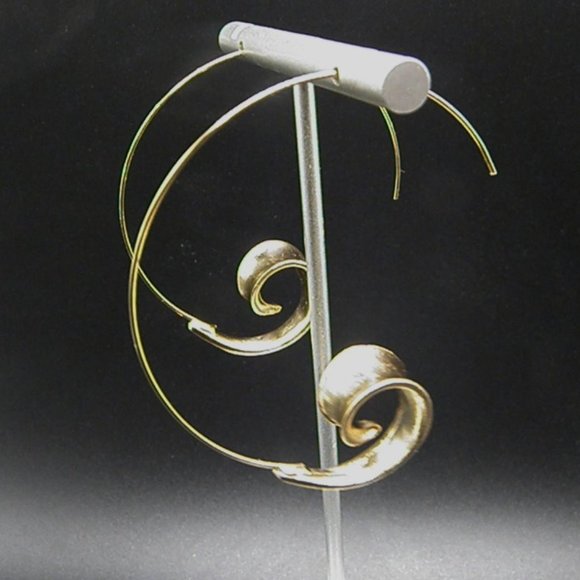 Simple Gold tone Satin finish spiral Threader Earrings - Picture 5 of 9